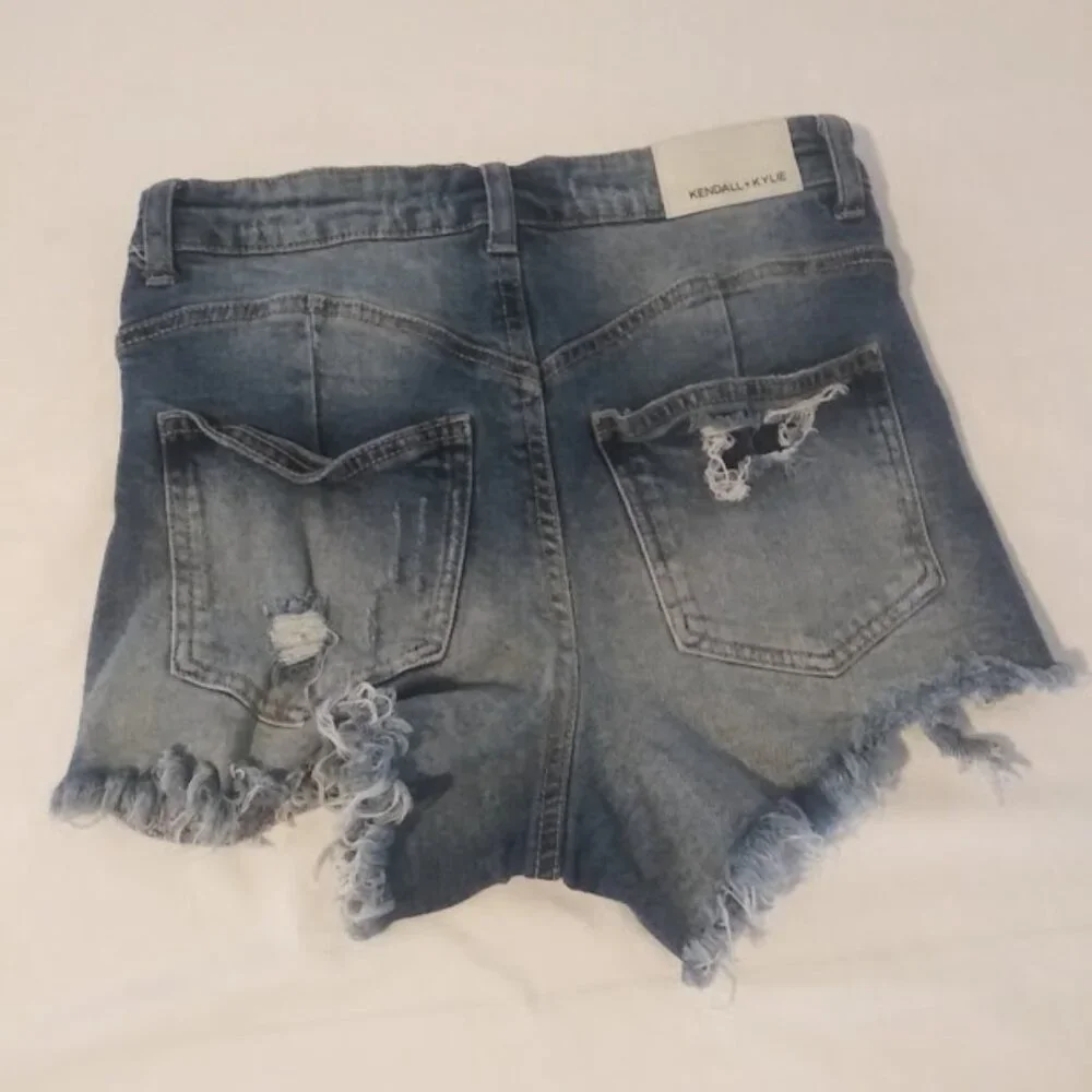 Kendall & Kyle women's junior's size 5/27 distressed high rise shorts